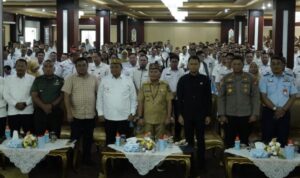 2910--Gubernur Agustiar2