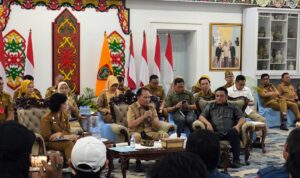 Gubernur dan Media